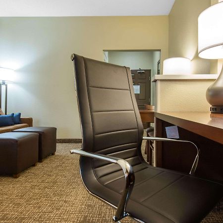 Comfort Suites Rochester Henrietta University Area Экстерьер фото