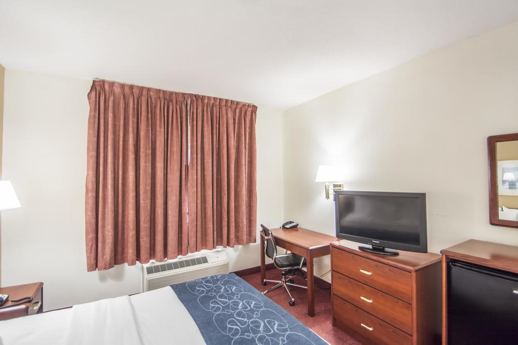 Comfort Suites Rochester Henrietta University Area Экстерьер фото