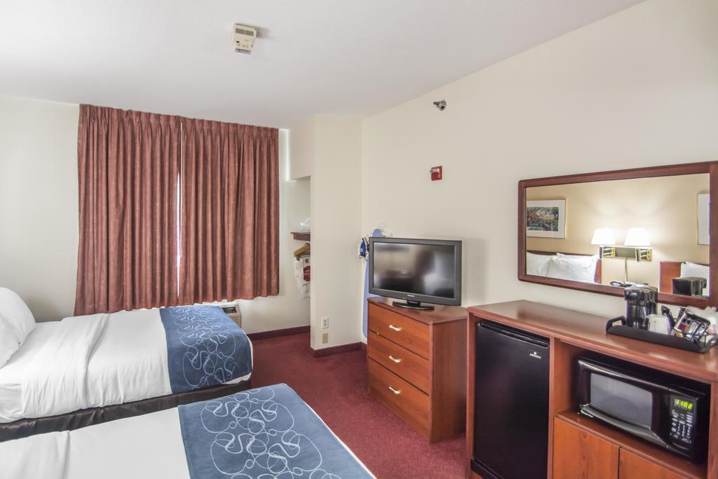 Comfort Suites Rochester Henrietta University Area Экстерьер фото