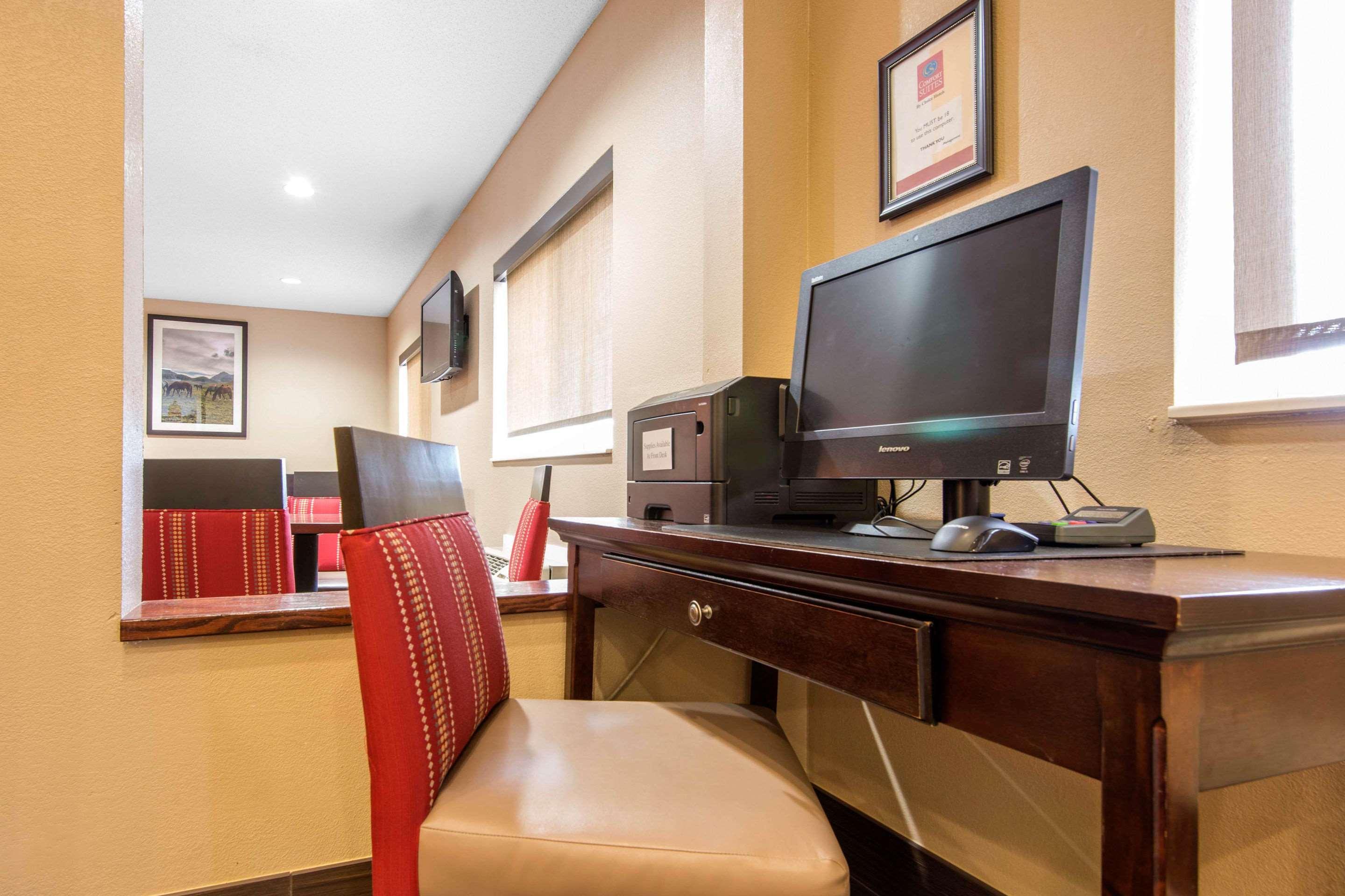 Comfort Suites Rochester Henrietta University Area Экстерьер фото