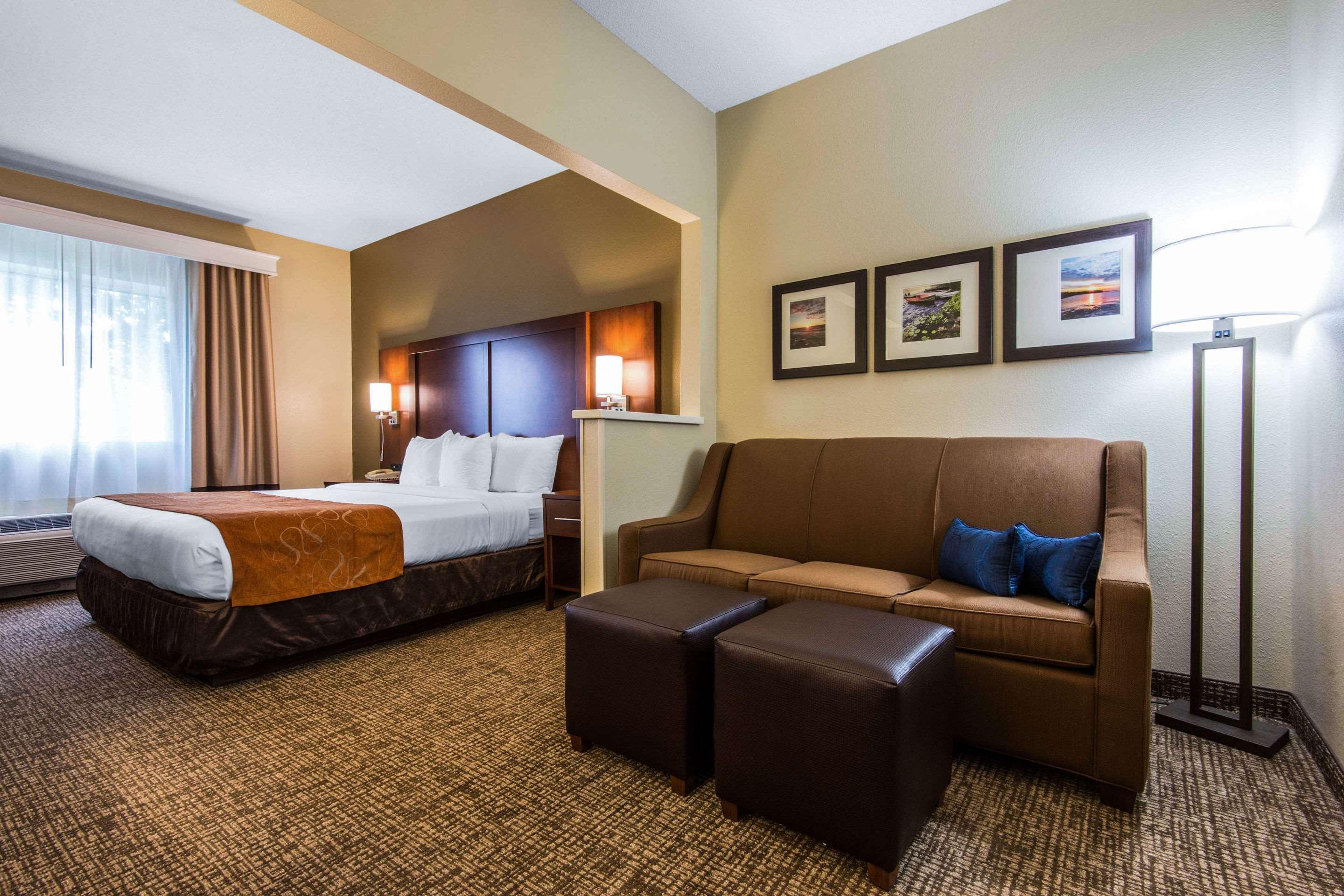 Comfort Suites Rochester Henrietta University Area Экстерьер фото