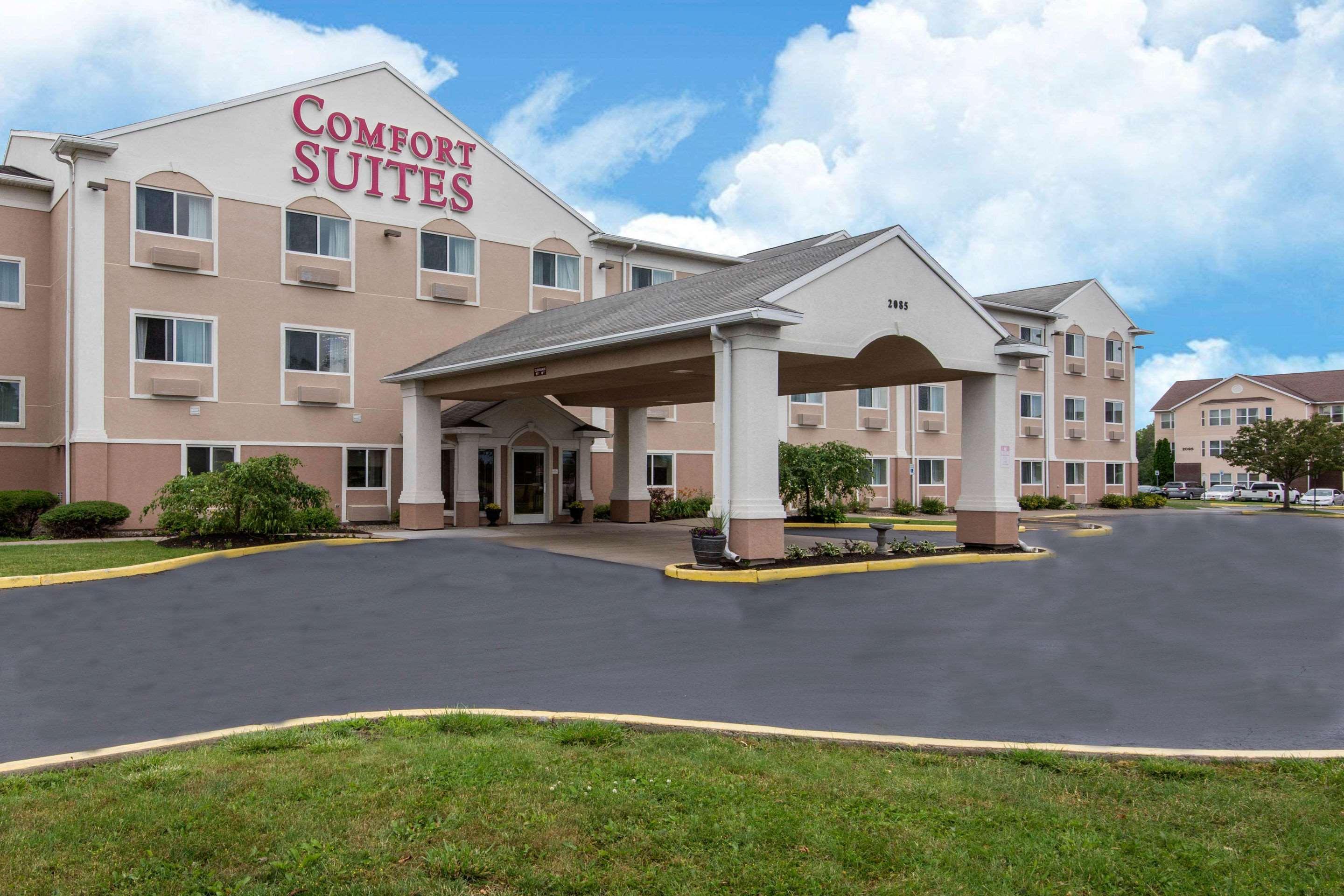 Comfort Suites Rochester Henrietta University Area Экстерьер фото