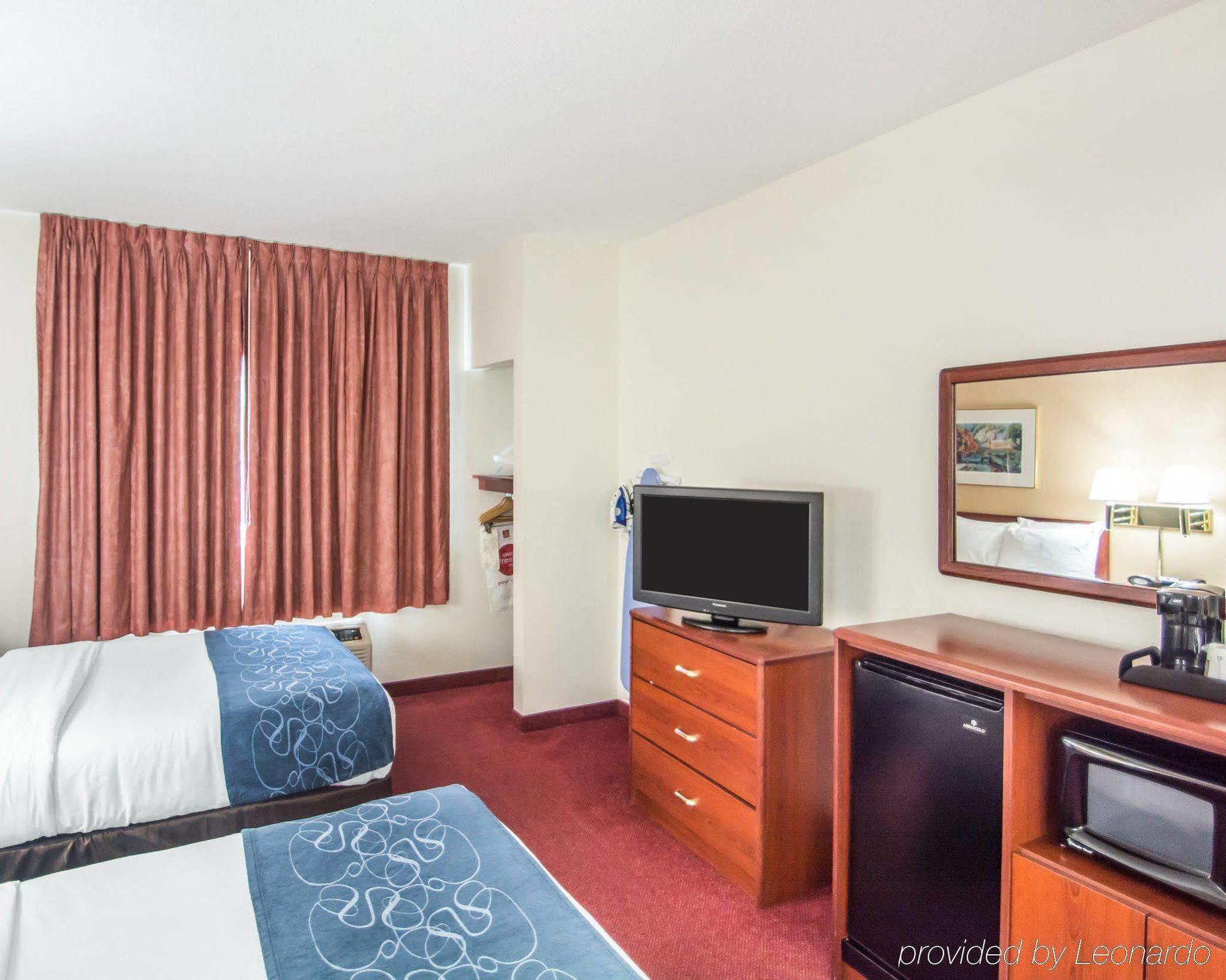 Comfort Suites Rochester Henrietta University Area Экстерьер фото